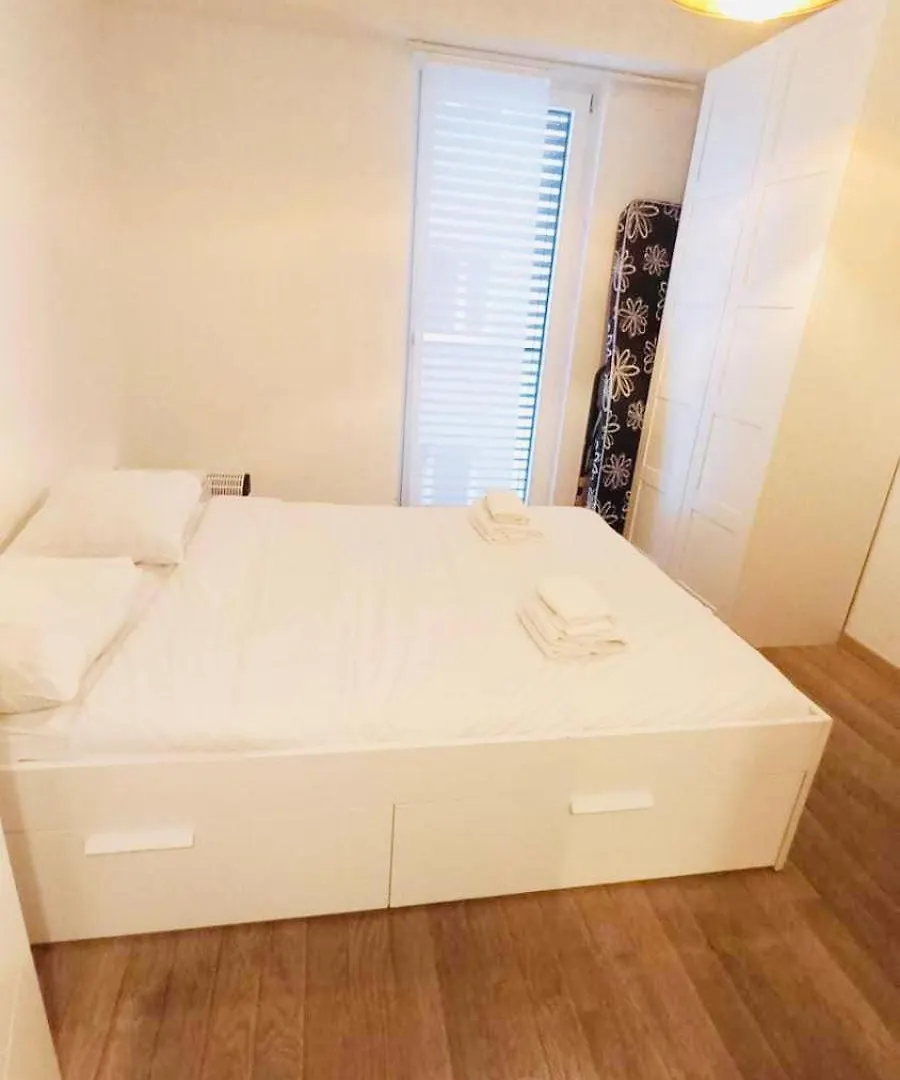 Modern Two Bedrooms In City Center With A Private Parking Luxemburgo